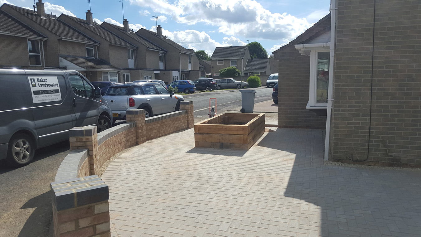 Witney block paving brick wall back and front garden 7